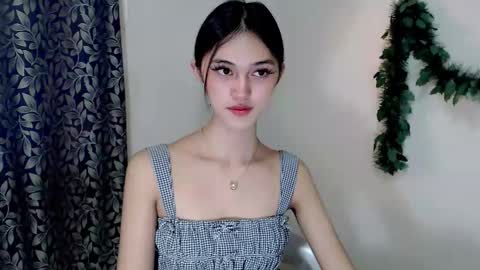 ELLA online show from October 2025 09:46:01 PM