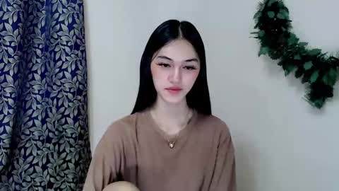 ELLA online show from October 2025 09:38:01 PM