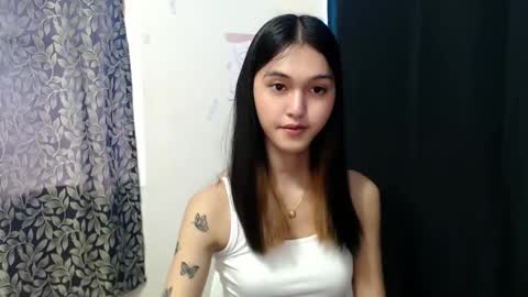 ELLA online show from November 2025 01:04:02 AM