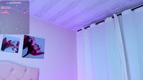 Snapshot of ellarosee_ chatting on December 2024 11:18:02 PM ellarosee_ online show from December 2024 11:18:02 PM