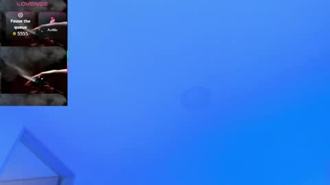 ellarosee_ online show from April 2026 06:44:02 PM