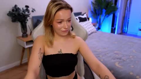 Ella online show from December 2025 07:23:01 AM