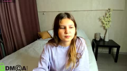 elle_ellise online show from September 2025 12:15:01 AM