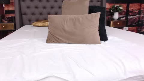 Elle online show from December 2025 04:54:01 AM