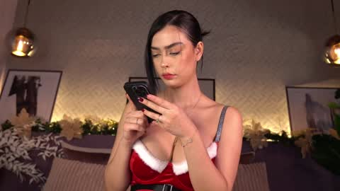 Elle Diane online show from December 2024 06:28:02 PM