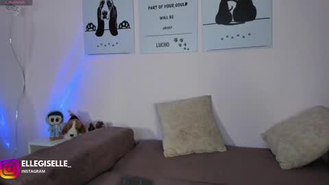 Yiss online show from October 2025 02:23:02 AM