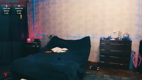 Elli   NEXT STREAM      online show from October 2025 07:04:02 PM