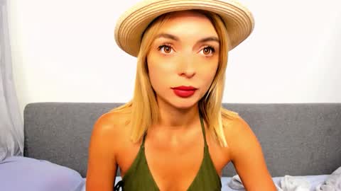 ellen_flow online show from September 2025 07:15:02 PM