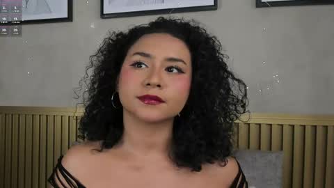 Snapshot of ellette_ chatting on May 2026 12:21:02 PM princess online show from May 2026 12:21:02 PM