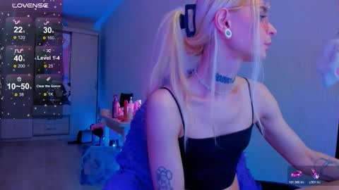 Snapshot of elli_26 chatting on March 2026 03:36:02 PM Ellie online show from March 2026 03:36:02 PM