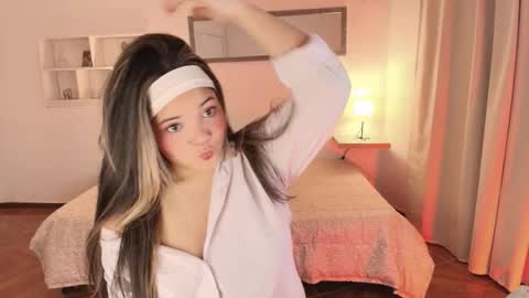 elli_snow online show from December 2025 03:12:01 AM