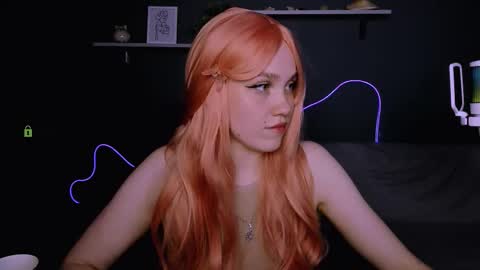 Ellie online show from September 2025 08:10:01 PM