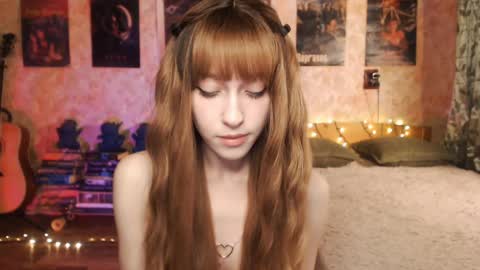 Snapshot of ellie_friendly chatting on December 2024 11:40:01 PM ellie_friendly online show from December 2024 11:40:01 PM