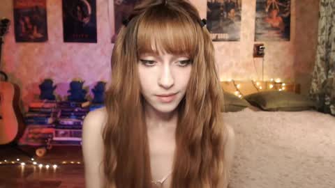 Snapshot of ellie_friendly chatting on December 2024 02:46:01 AM ellie_friendly online show from December 2024 02:46:01 AM
