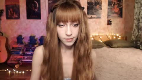 Snapshot of ellie_friendly chatting on December 2024 11:47:01 PM ellie_friendly online show from December 2024 11:47:01 PM