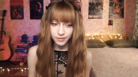 Snapshot of ellie_friendly chatting on December 2024 11:51:01 PM ellie_friendly online show from December 2024 11:51:01 PM