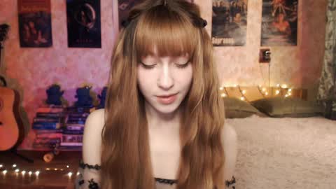 Snapshot of ellie_friendly chatting on December 2024 12:18:01 AM ellie_friendly online show from December 2024 12:18:01 AM