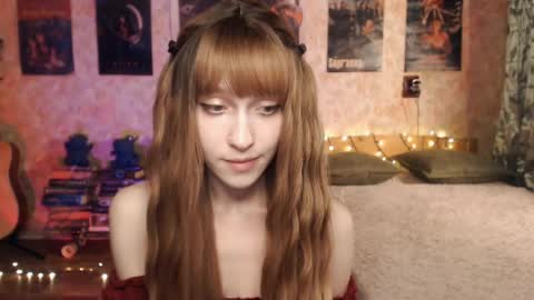 Snapshot of ellie_friendly chatting on December 2024 03:17:02 AM ellie_friendly online show from December 2024 03:17:02 AM