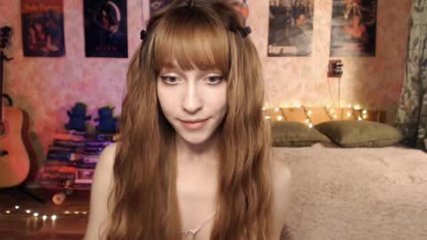 Snapshot of ellie_friendly chatting on December 2024 03:25:02 AM ellie_friendly online show from December 2024 03:25:02 AM