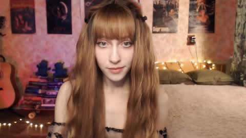 Snapshot of ellie_friendly chatting on December 2024 12:16:01 AM ellie_friendly online show from December 2024 12:16:01 AM