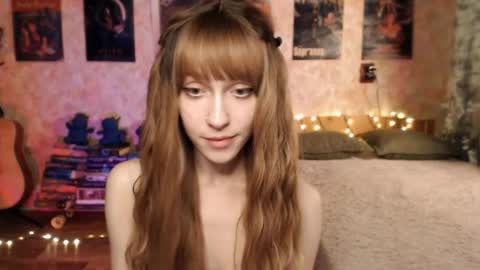 Snapshot of ellie_friendly chatting on December 2024 03:31:02 AM ellie_friendly online show from December 2024 03:31:02 AM