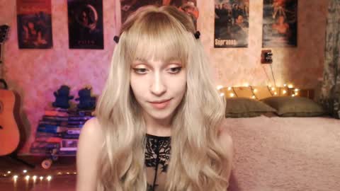 Snapshot of ellie_friendly chatting on January 2025 03:26:01 AM ellie_friendly online show from January 2025 03:26:01 AM