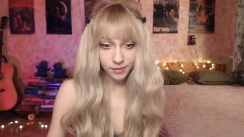 Snapshot of ellie_friendly chatting on January 2025 12:15:01 AM ellie_friendly online show from January 2025 12:15:01 AM