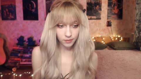 Snapshot of ellie_friendly chatting on January 2025 12:12:01 AM ellie_friendly online show from January 2025 12:12:01 AM