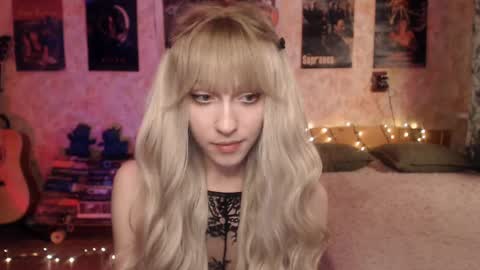 Snapshot of ellie_friendly chatting on January 2025 12:06:01 PM ellie_friendly online show from January 2025 12:06:01 PM