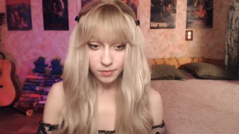 Snapshot of ellie_friendly chatting on February 2025 12:11:02 PM ellie_friendly online show from February 2025 12:11:02 PM