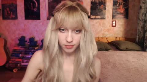 Snapshot of ellie_friendly chatting on February 2025 12:14:02 PM ellie_friendly online show from February 2025 12:14:02 PM
