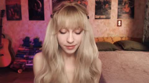 Snapshot of ellie_friendly chatting on February 2025 12:38:02 AM ellie_friendly online show from February 2025 12:38:02 AM