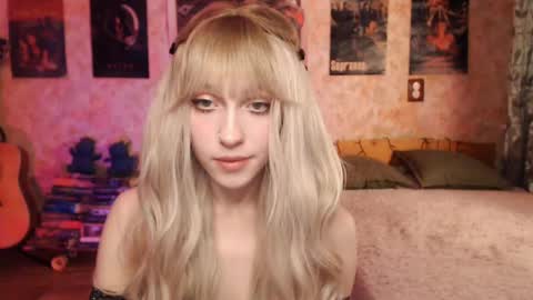 Snapshot of ellie_friendly chatting on March 2025 12:16:01 AM ellie_friendly online show from March 2025 12:16:01 AM