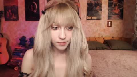 Snapshot of ellie_friendly chatting on March 2025 12:07:01 AM ellie_friendly online show from March 2025 12:07:01 AM
