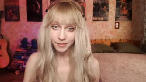 Snapshot of ellie_friendly chatting on March 2025 02:30:02 AM ellie_friendly online show from March 2025 02:30:02 AM