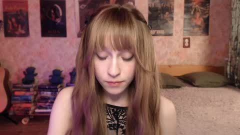 ellie_friendly online show from April 2026 01:45:01 PM