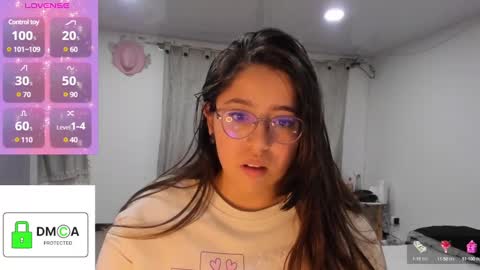 Snapshot of ellie_jones1 chatting on February 2025 12:14:01 AM Ellie online show from February 2025 12:14:01 AM