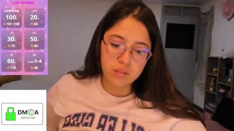 Snapshot of ellie_jones1 chatting on March 2025 01:12:01 AM Ellie online show from March 2025 01:12:01 AM