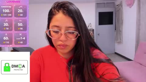 Snapshot of ellie_jones1 chatting on September 2025 01:49:01 AM Ellie online show from September 2025 01:49:01 AM