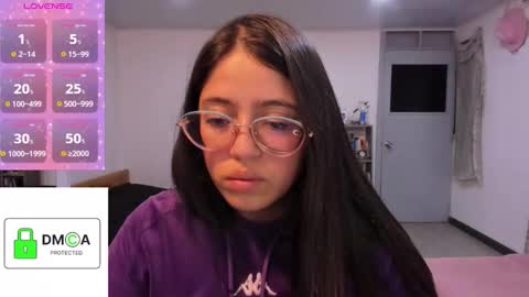 Snapshot of ellie_jones1 chatting on September 2025 01:49:02 AM Ellie online show from September 2025 01:49:02 AM