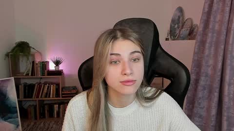 elliecutes online show from January 2025 05:19:02 AM