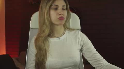 elliecutes online show from September 2025 08:08:01 AM