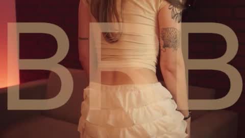 elliecutes online show from October 2025 08:17:01 AM