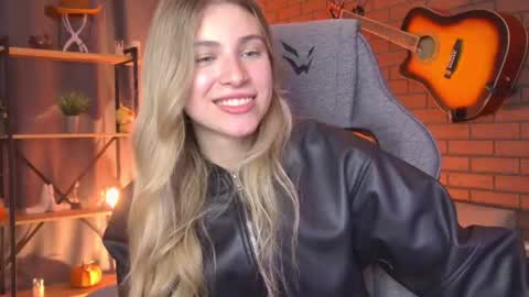 Snapshot of elliecutes chatting on June 2026 10:15:01 AM elliecutes online show from June 2026 10:15:01 AM