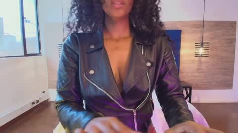 elliee_alves online show from April 2026 05:57:01 PM
