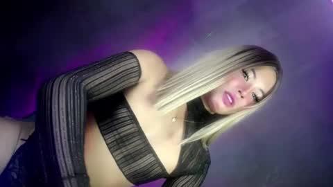 KARINA online show from December 2024 06:01:02 PM