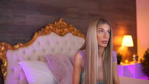 Ellie online show from October 2025 08:58:01 AM