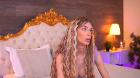 Ellie online show from November 2025 09:54:02 AM