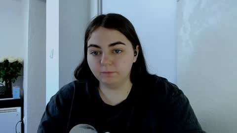 Snapshot of ellies_8 chatting on April 2026 05:43:02 AM Ellie online show from April 2026 05:43:02 AM