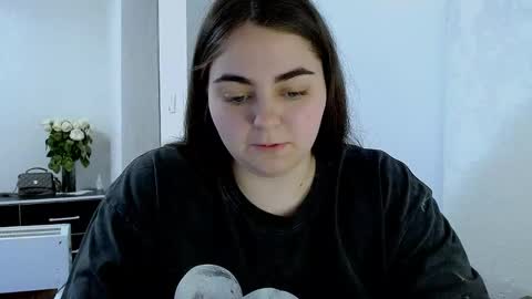 Snapshot of ellies_8 chatting on April 2026 05:58:01 AM Ellie online show from April 2026 05:58:01 AM